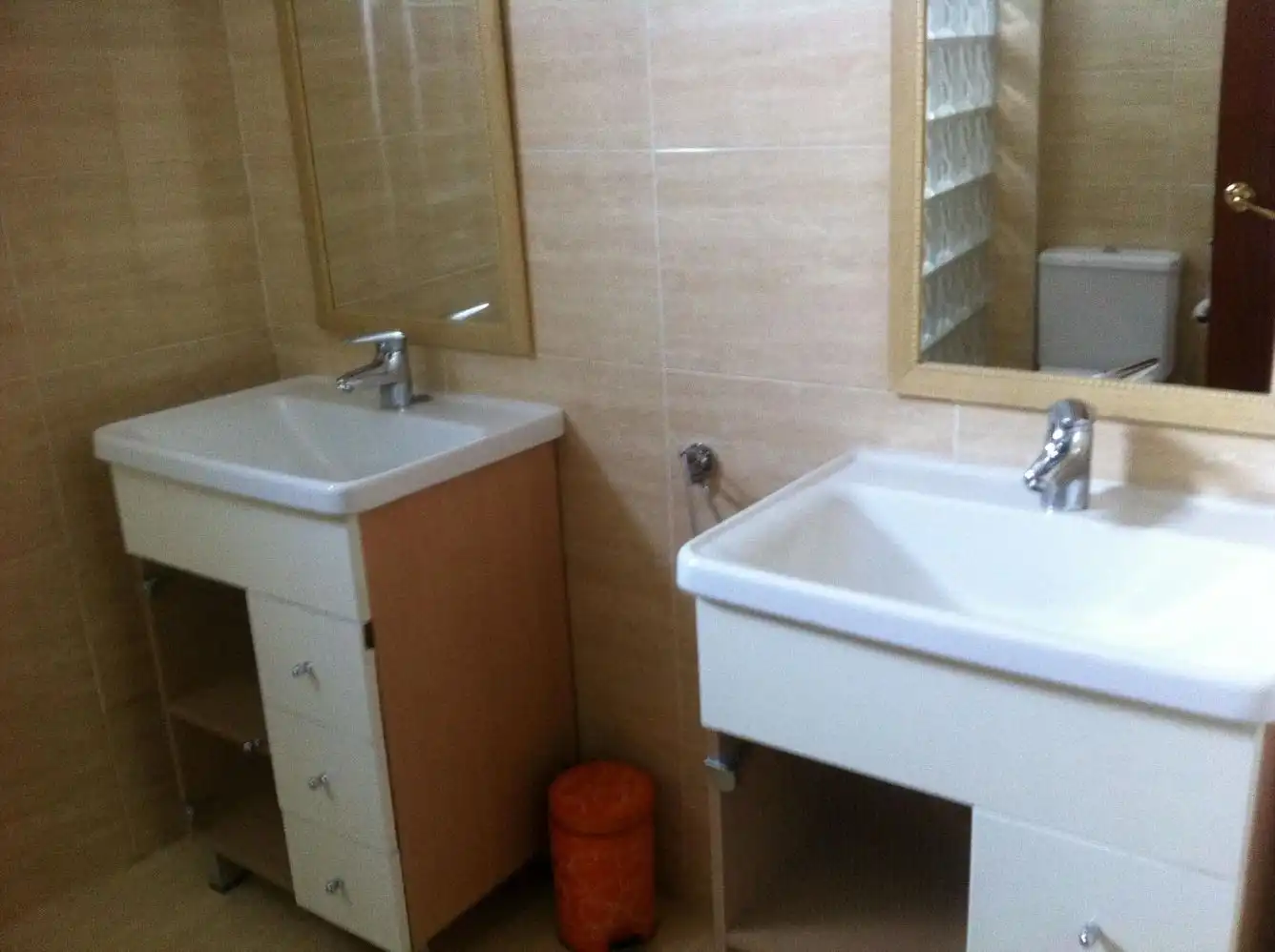 Bathroom of Attic for rent in Ferrol  with Heating, Parquet flooring and Furnished