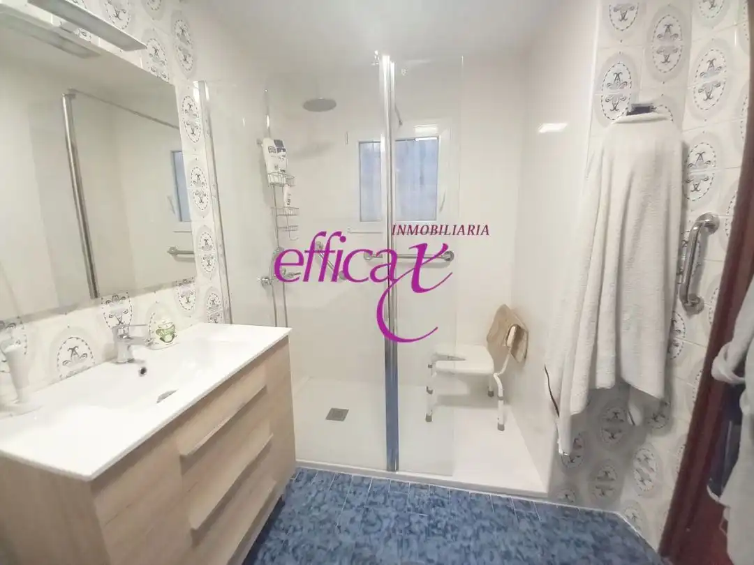 Baño de Piso en venta en Torrijos con Calefacción