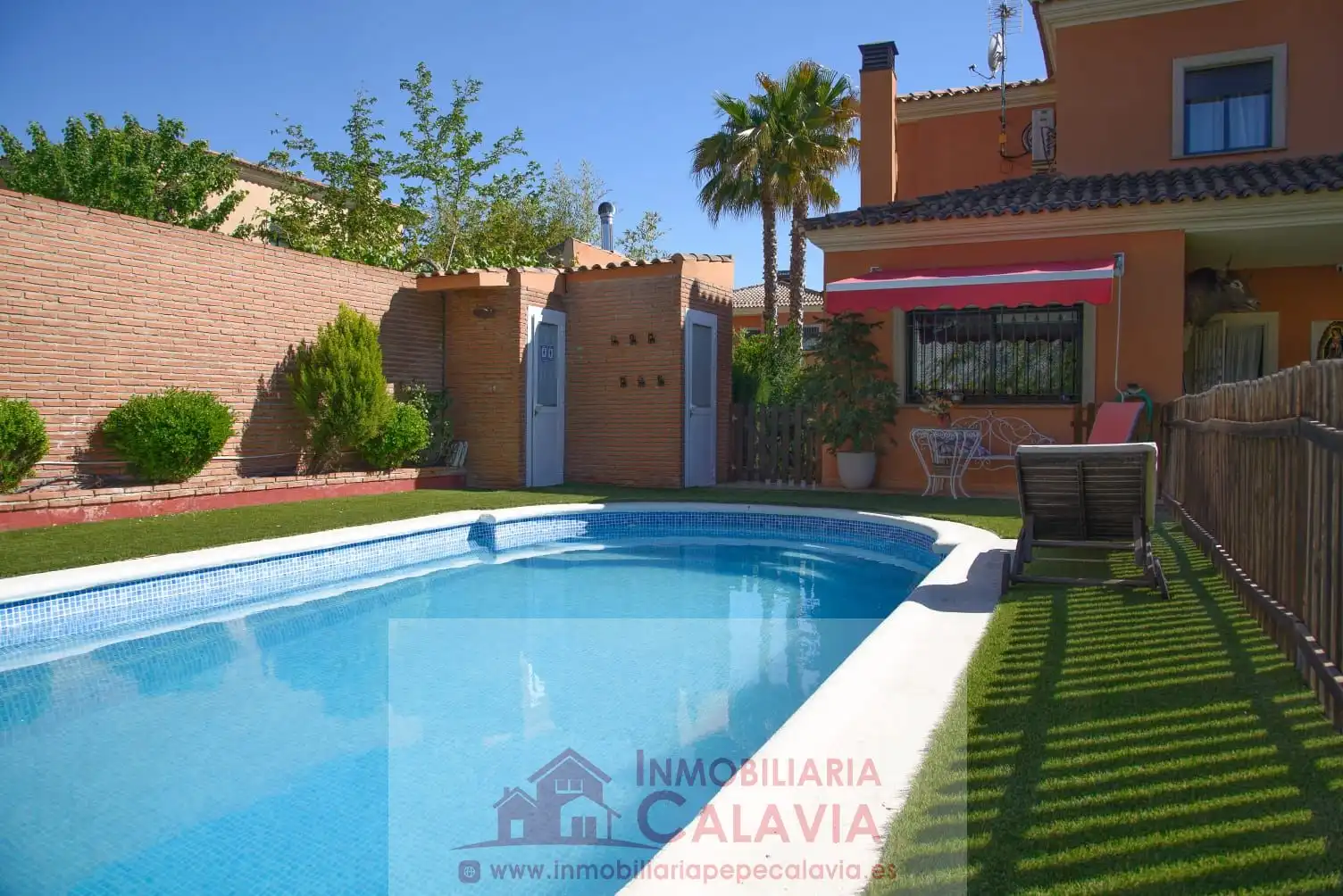 Xalet amb piscina en venda a Avenida Alcalde Fernando Viedma