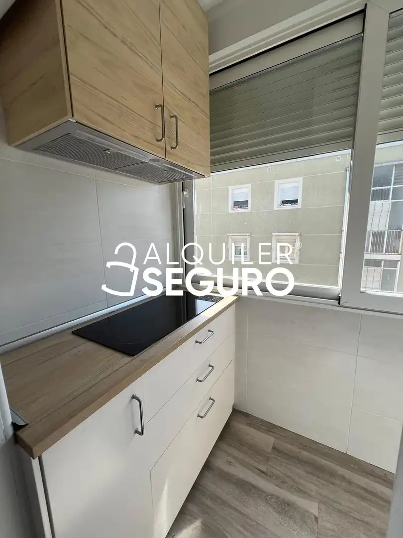 Cocina de Piso de alquiler en Madrid con Aire acondicionado, Calefacción y Amueblado