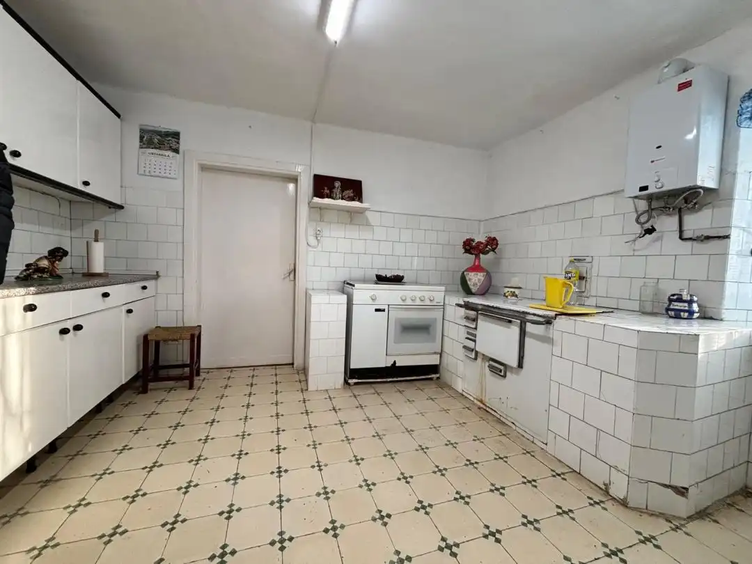 Küche von Country house zum Verkauf in Gorliz mit Abstellraum