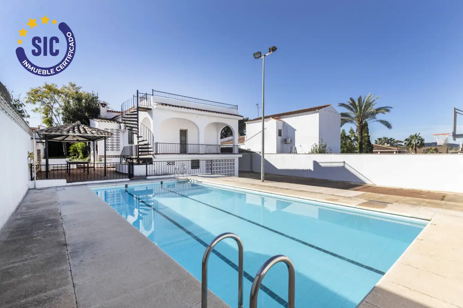 Swimming pool of Houses for sale in L'Eliana  with Air Conditioner, Heating and Private garden