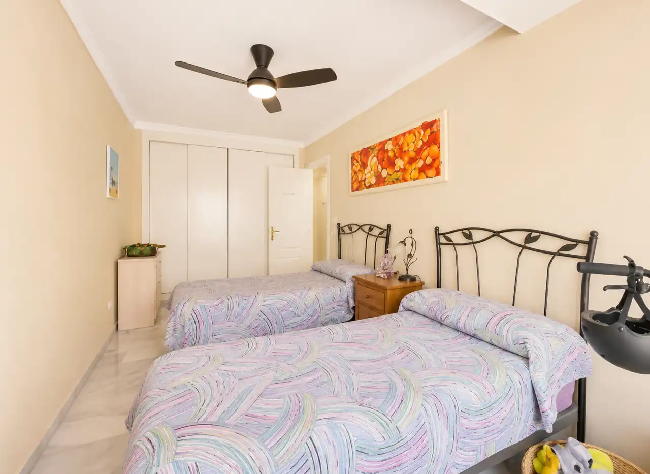 Habitación de Piso en venta en Marbella con Aire acondicionado, Terraza y Amueblado