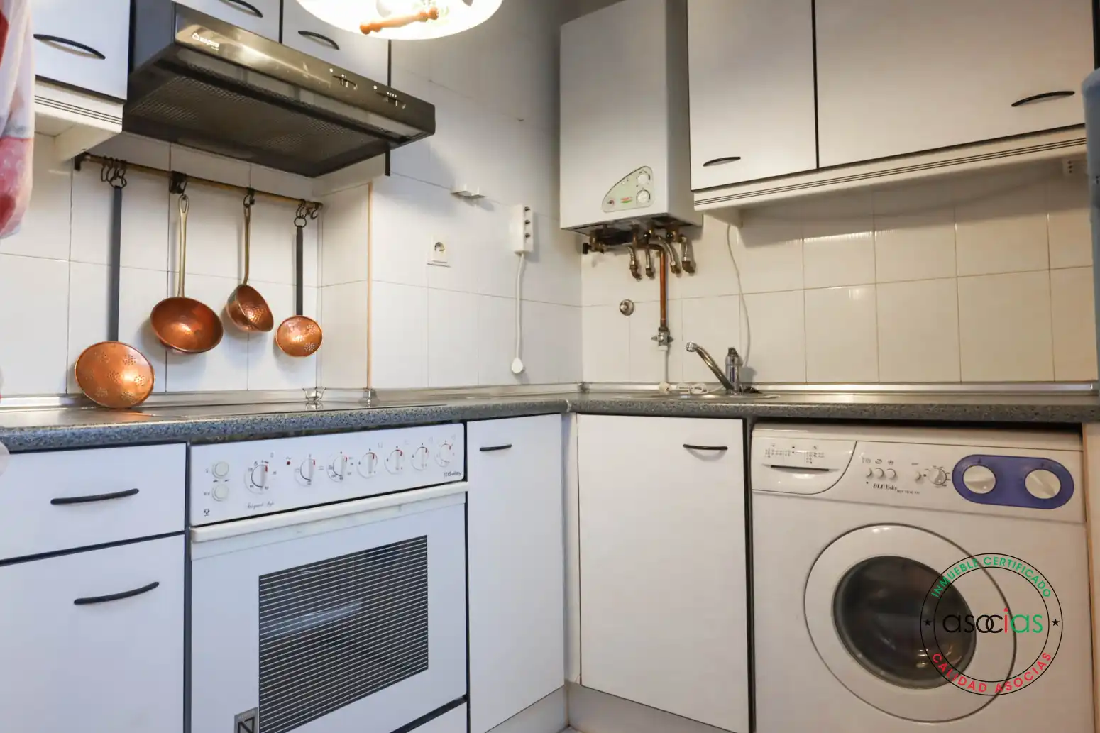 Cuina de Pis en venda en Siero amb Calefacció, Parquet i Moblat
