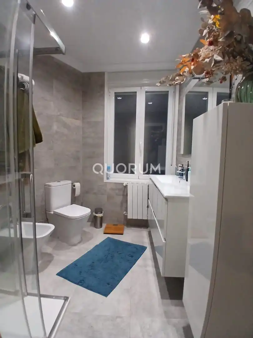 Baño de Piso en venta en Bilbao  con Calefacción