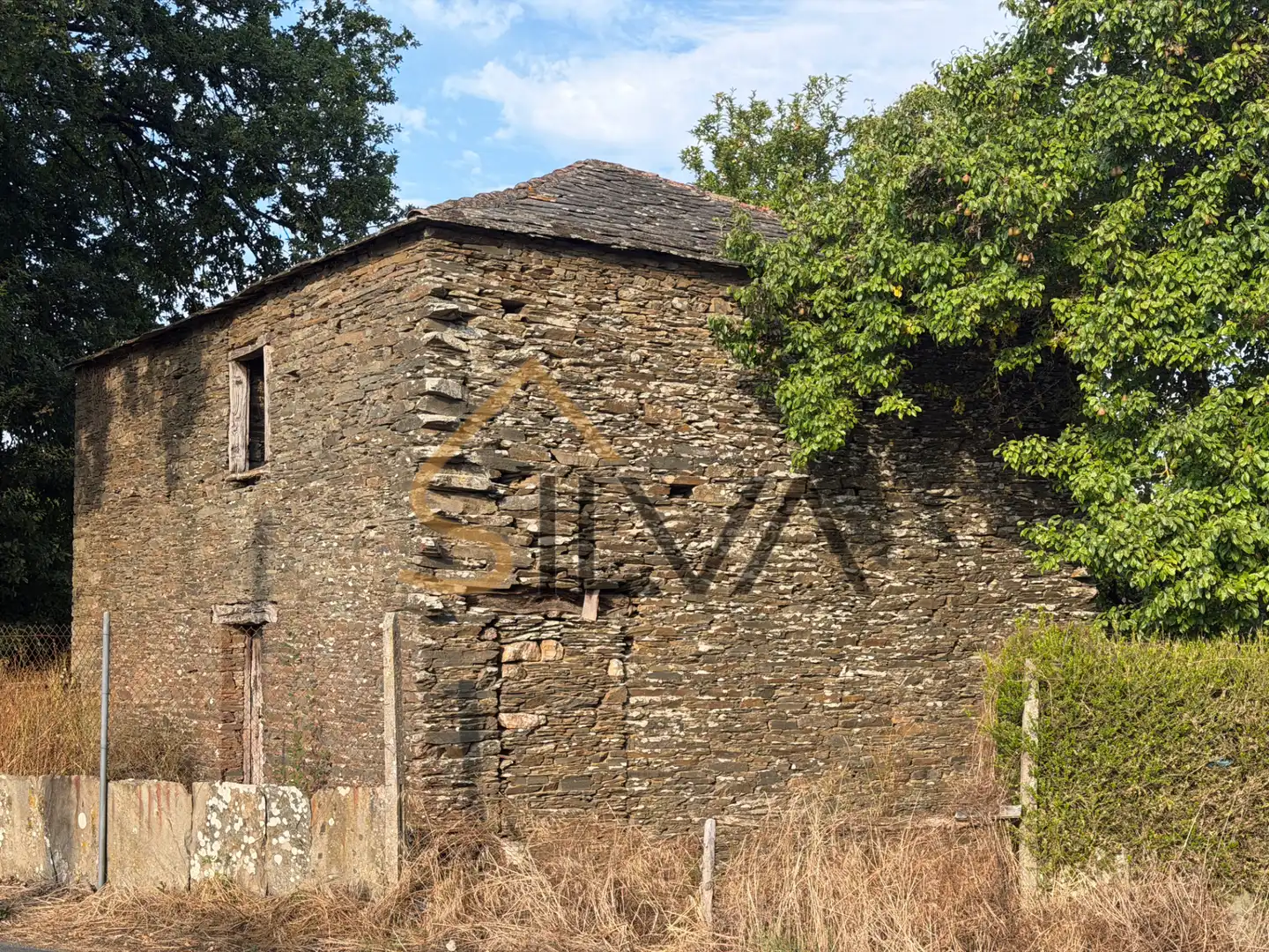 Vista exterior de Casa o xalet en venda en Outeiro de Rei amb Calefacció, Jardí privat i Terrassa
