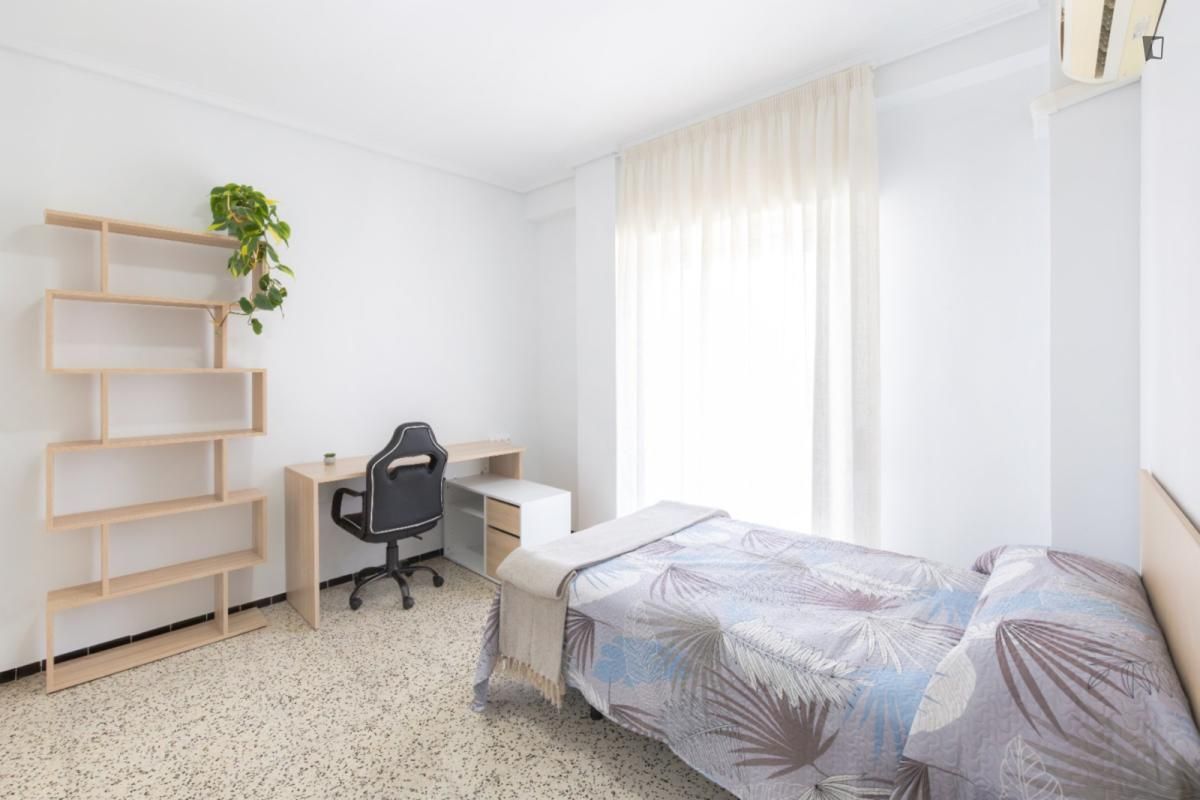 Schlafzimmer von Wohnungen zur untervermieten in Elche / Elx mit Klimaanlage, Möbliert und Ofen