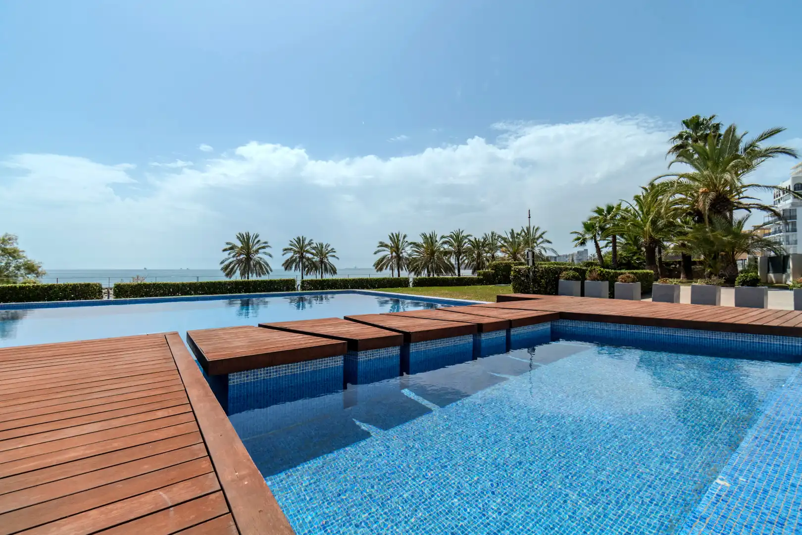 Piscina de Casa o xalet en venda en Benicasim / Benicàssim amb Aire condicionat, Calefacció i Jardí privat