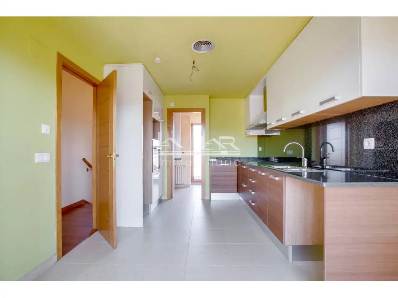Cuina de Dúplex en venda en Vic amb Aire condicionat, Calefacció i Parquet