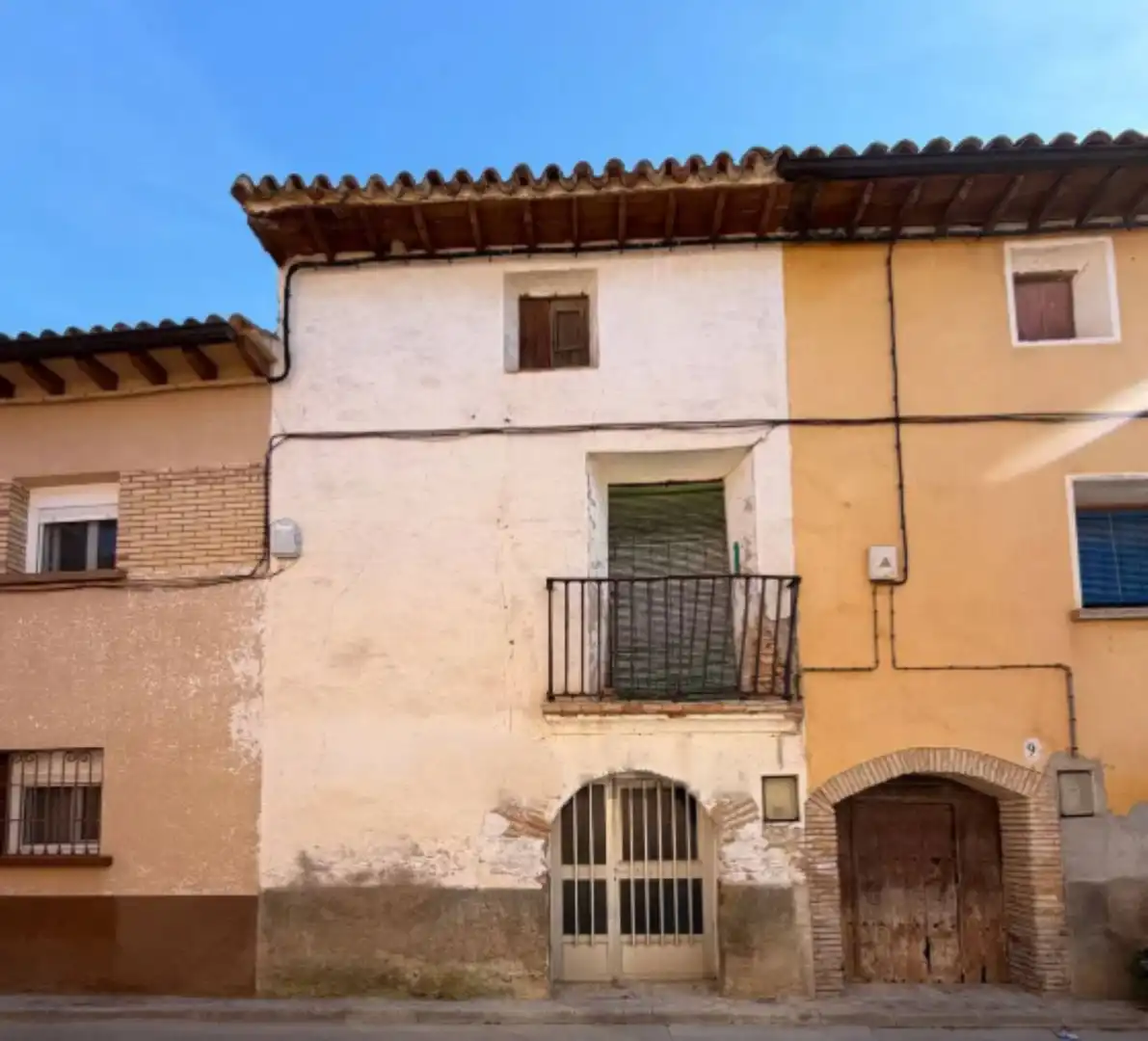 Exterior view of Country homes for sale in Barbuñales  with Private garden and Terrace