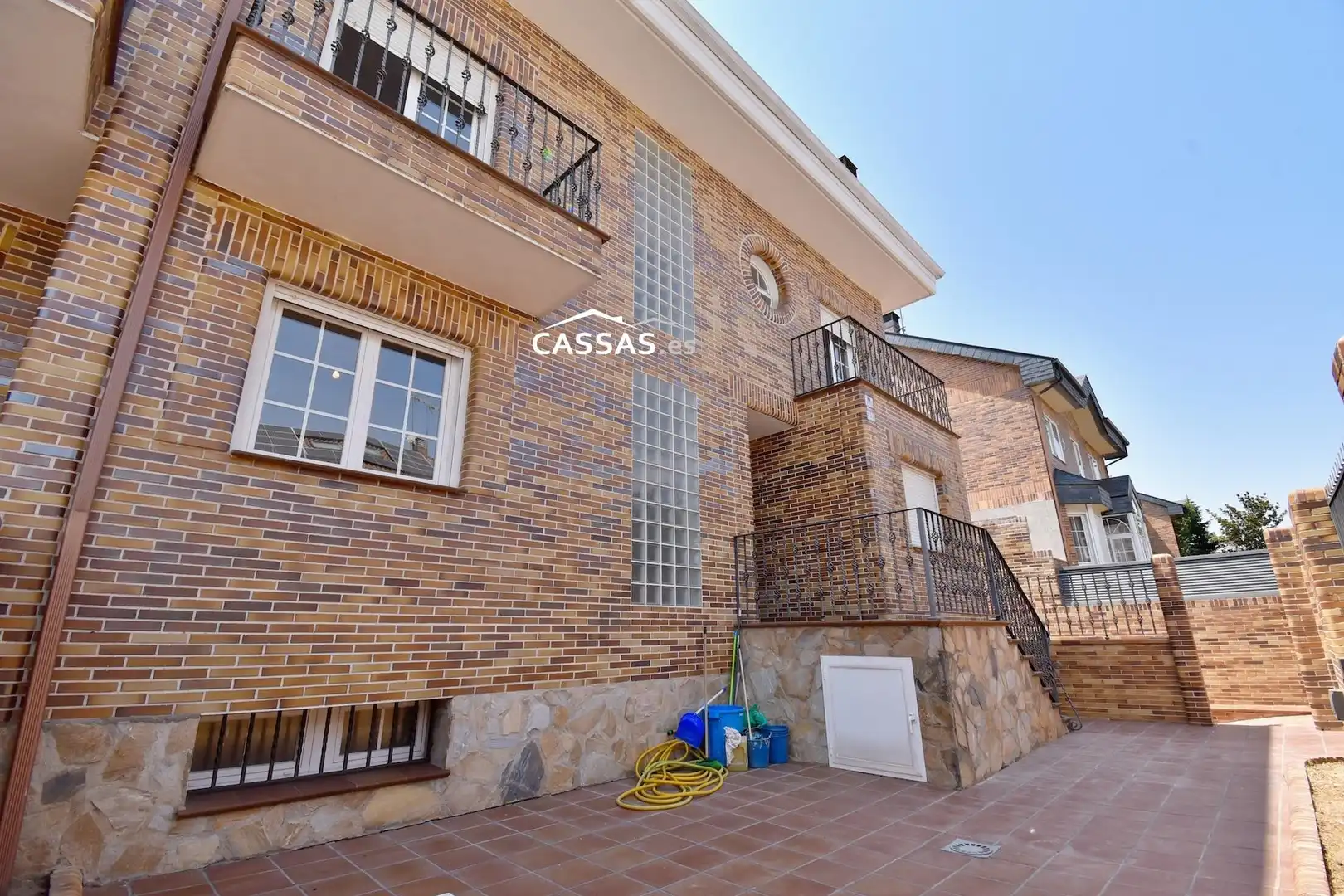 Vista exterior de Casa adosada en venda en Torrejón de Ardoz amb Aire condicionat, Calefacció i Parquet
