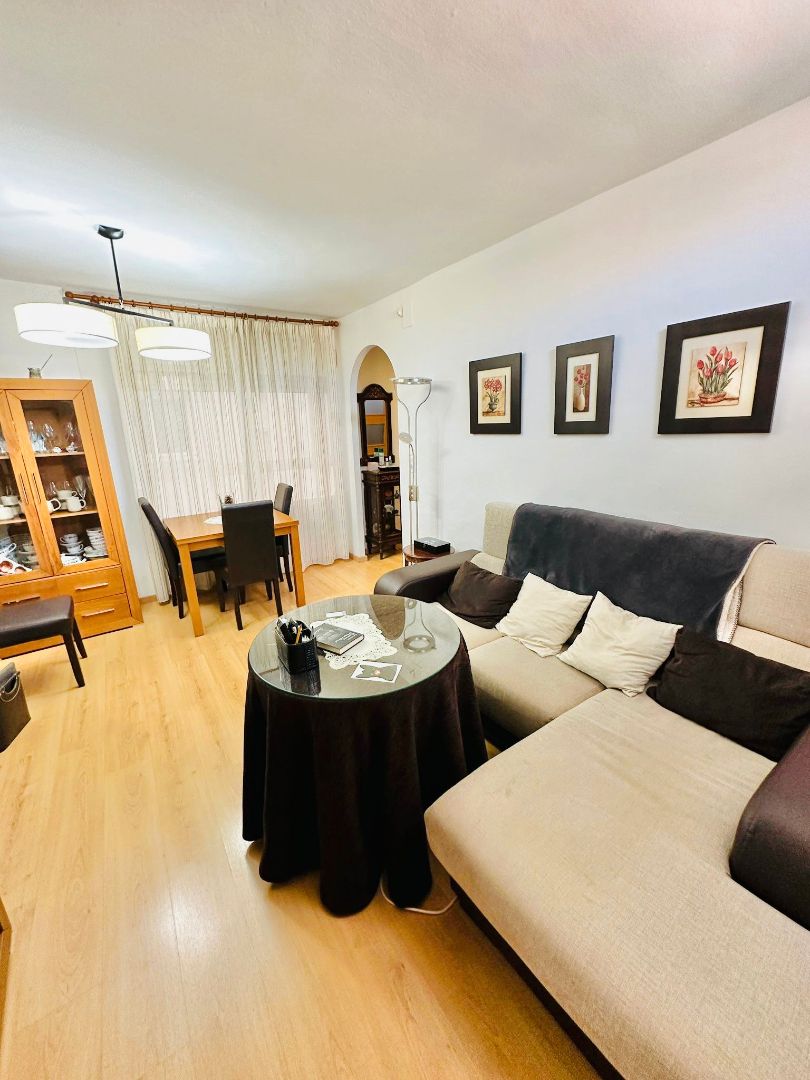 Living room of Flat to rent in  Granada Capital  with Parquet flooring, Furnished and Washing machine