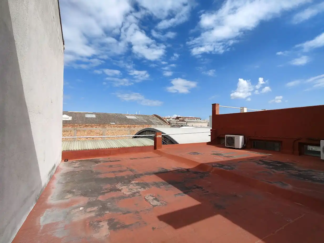 Terrassa de Nau industrial en venda en Sant Boi de Llobregat