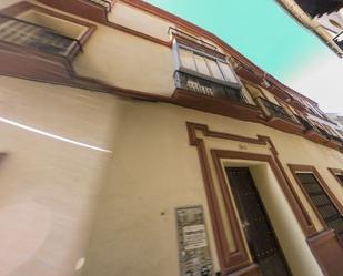 Exterior view of Flat for sale in  Sevilla Capital