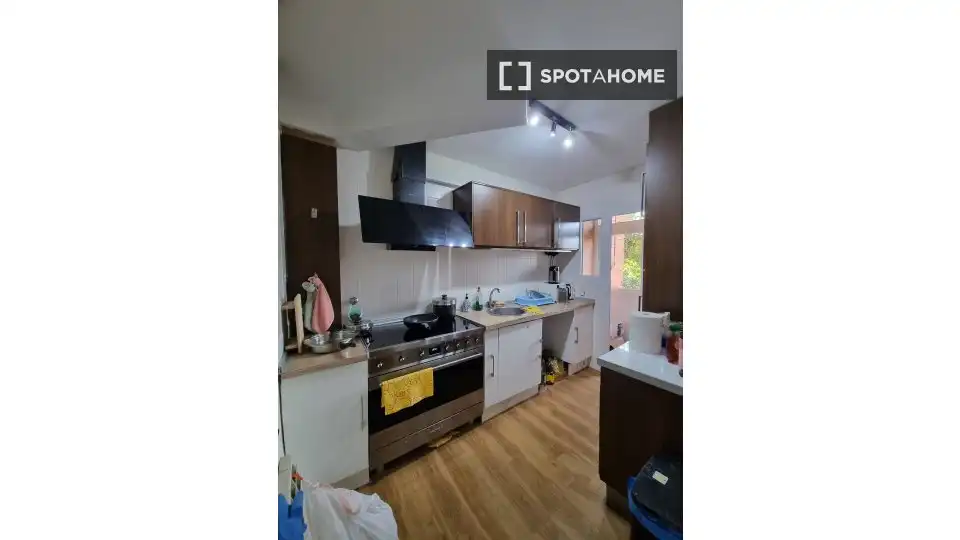 Küche von Wohnung zur untervermieten in Las Rozas de Madrid mit Klimaanlage, Terrasse und Möbliert