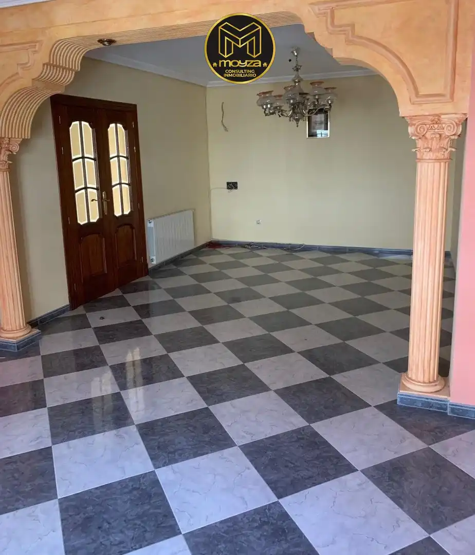 Appartamento con terrazza in vendita a Jamilena, imagen 2