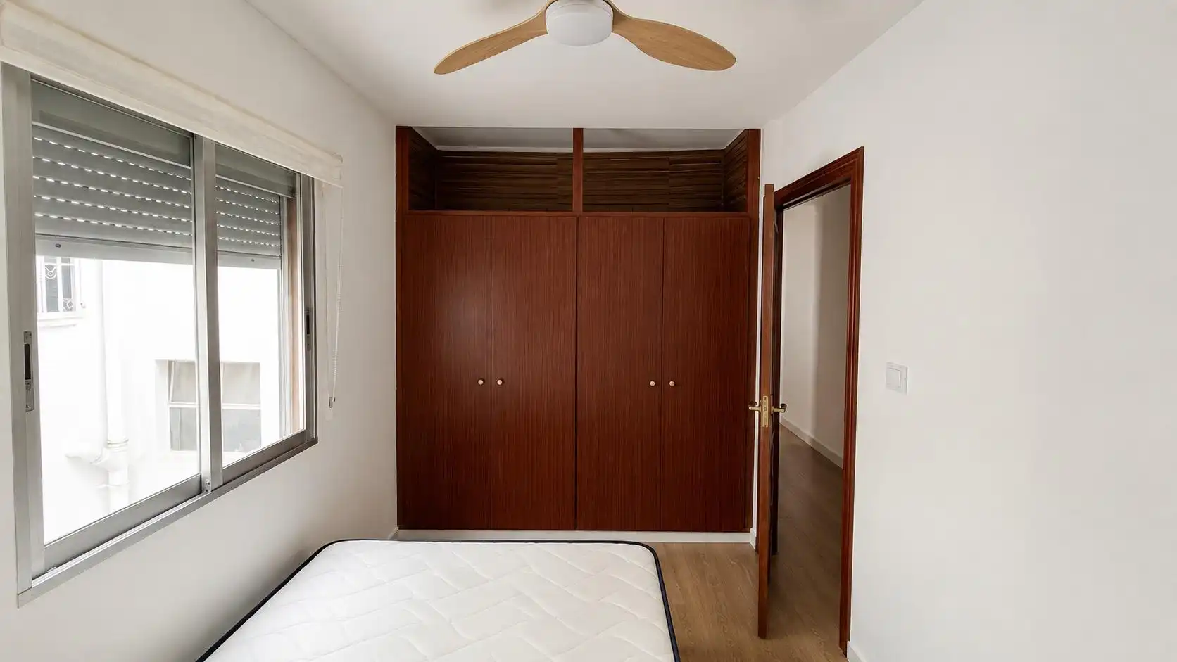 Bedroom of Flat for rent in Valencia  with Air Conditioner, Furnished and Balcony