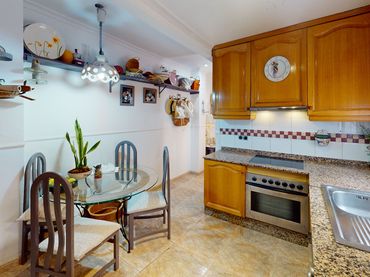 Flat with lift for sale in Carrer Doctor Fajarnes