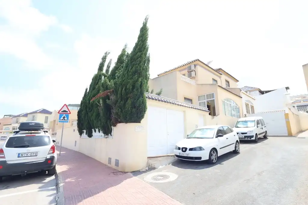 Detached house with pool for sale in Los Balcones - Los Altos