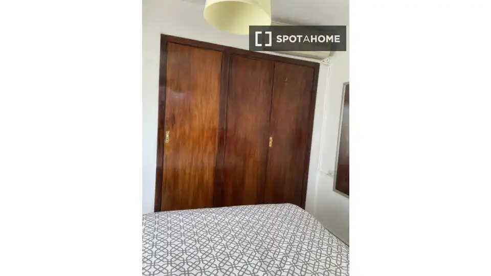 Bedroom of Flat for rent in Valencia  with Air Conditioner, Heating and Furnished