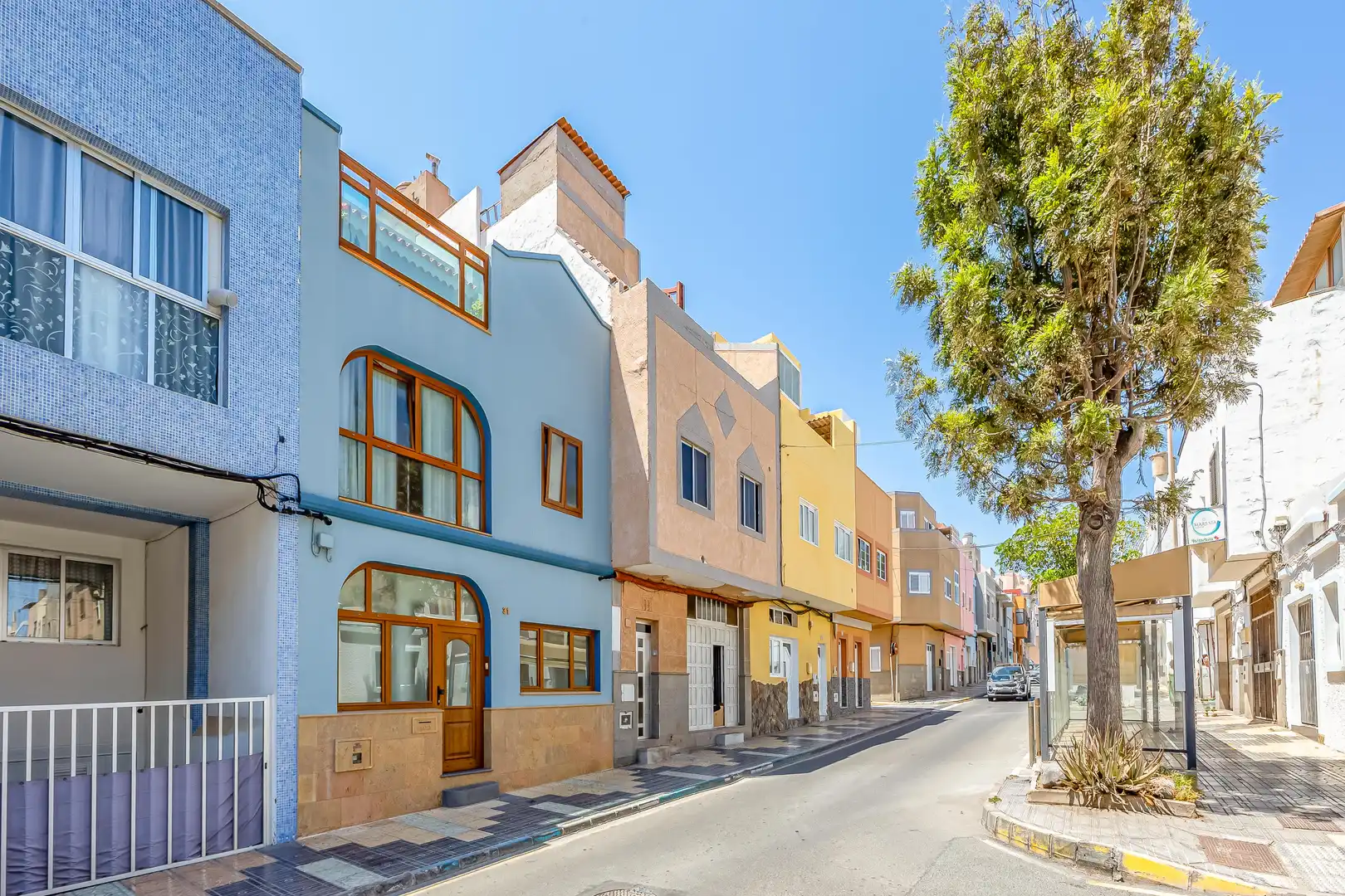 Vista exterior de Edificio en venta en Burrero