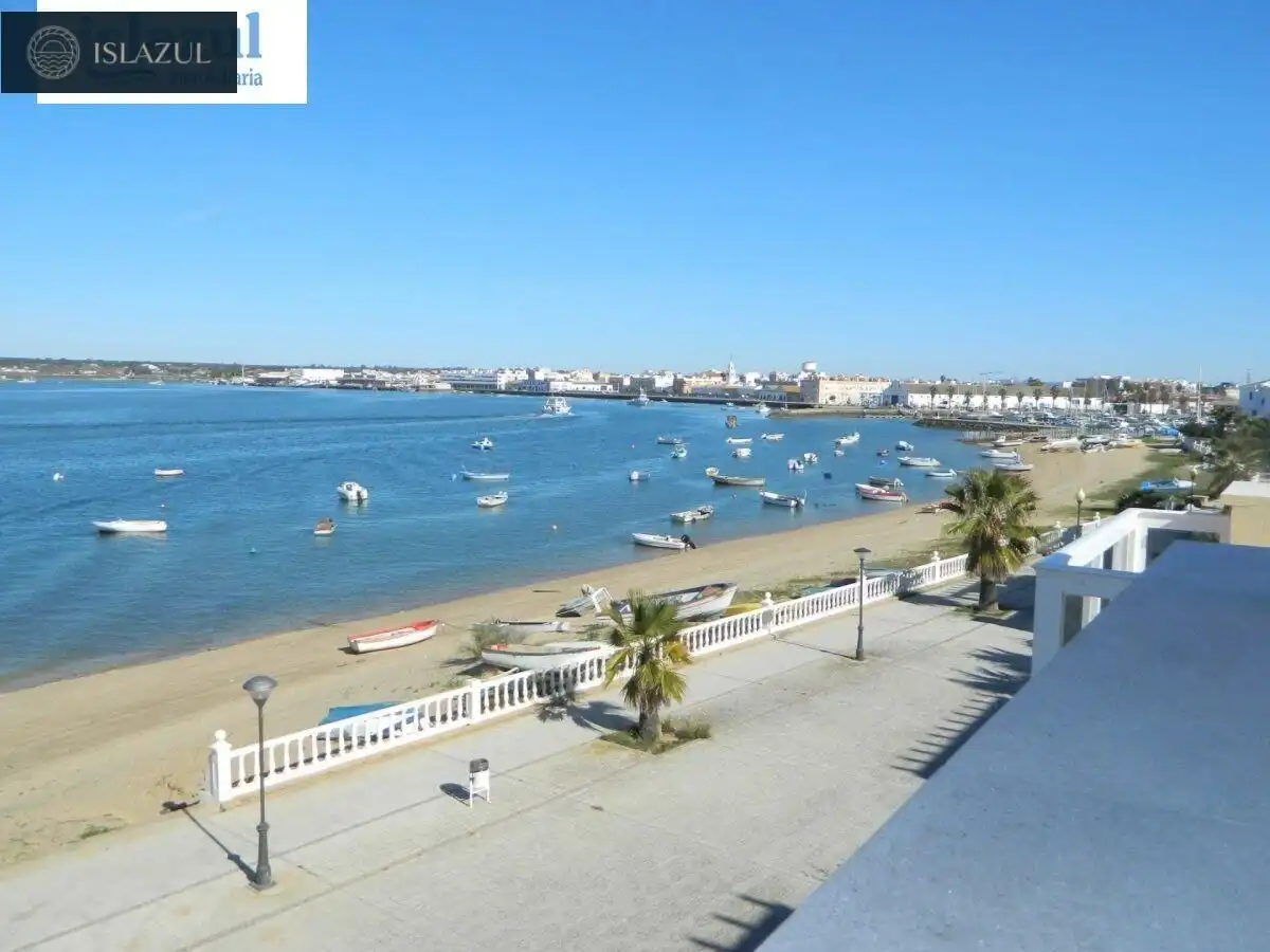 Casa adosada en venda en Isla Cristina amb Terrassa, Traster i Moblat