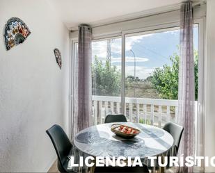 Vista exterior de Apartament en venda en Empuriabrava amb Moblat, Microones i Balcó