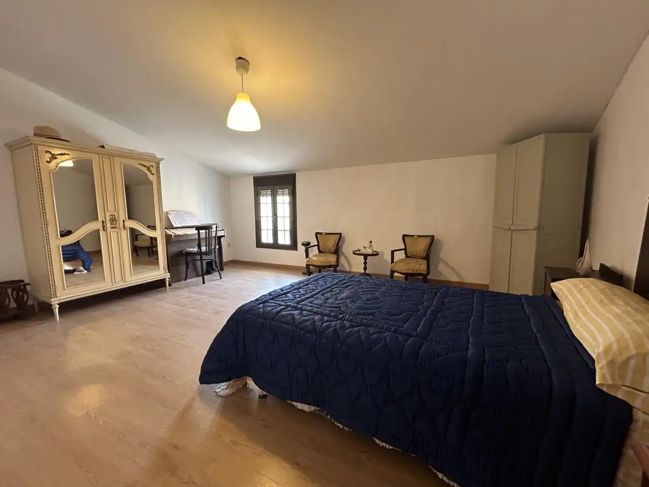 Dormitori de Casa o xalet en venda en Novallas amb Terrassa
