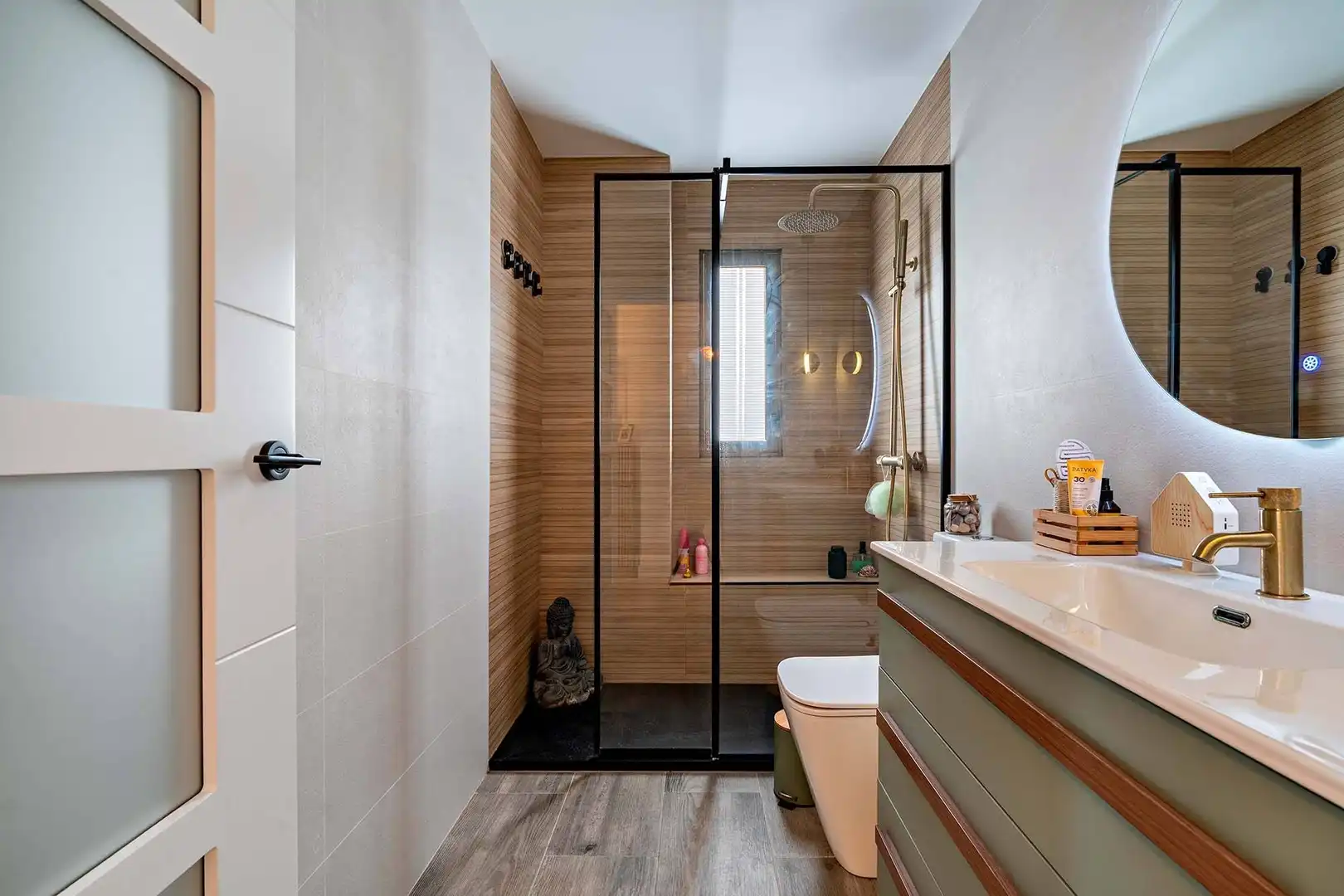 Baño de Piso en venta en Roquetas de Mar con Aire acondicionado, Jardín privado y Terraza
