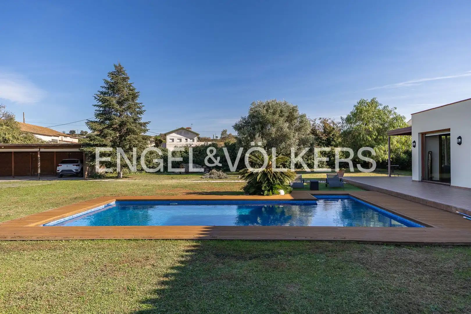 Swimming pool of Houses for sale in Les Franqueses del Vallès  with Air Conditioner, Heating and Private garden