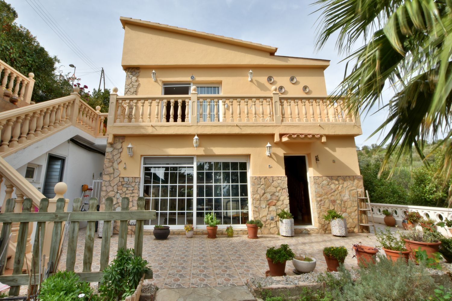 Exterior view of House or chalet for sale in Pineda de Mar  with Private garden, Terrace and Storage room