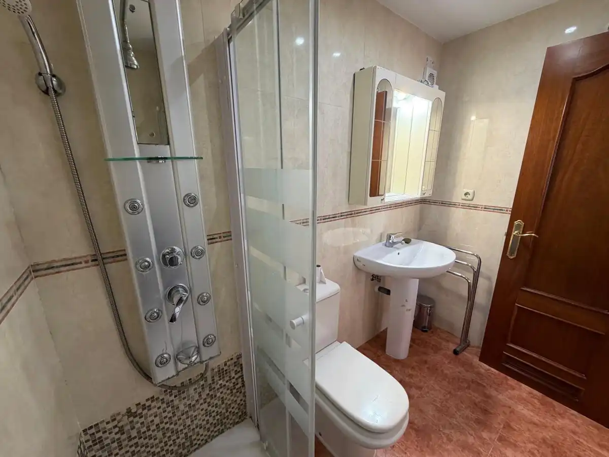 Apartamento con piscina en venta en Arroyo de la Miel, imagen 17