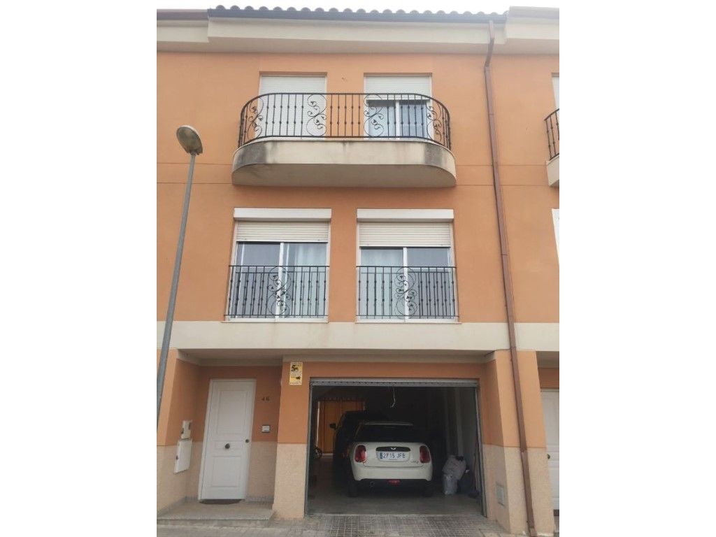 Single-family semi-detached for sale in Calle Miravet, 46, Cabanes