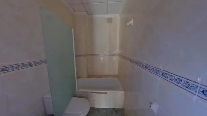 Baño de Piso en venta en Villena