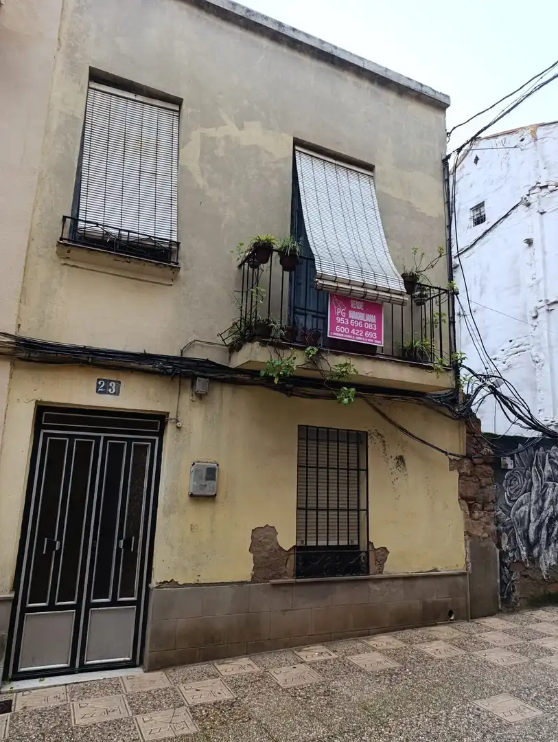Vista exterior de Casa adosada en venta en Linares