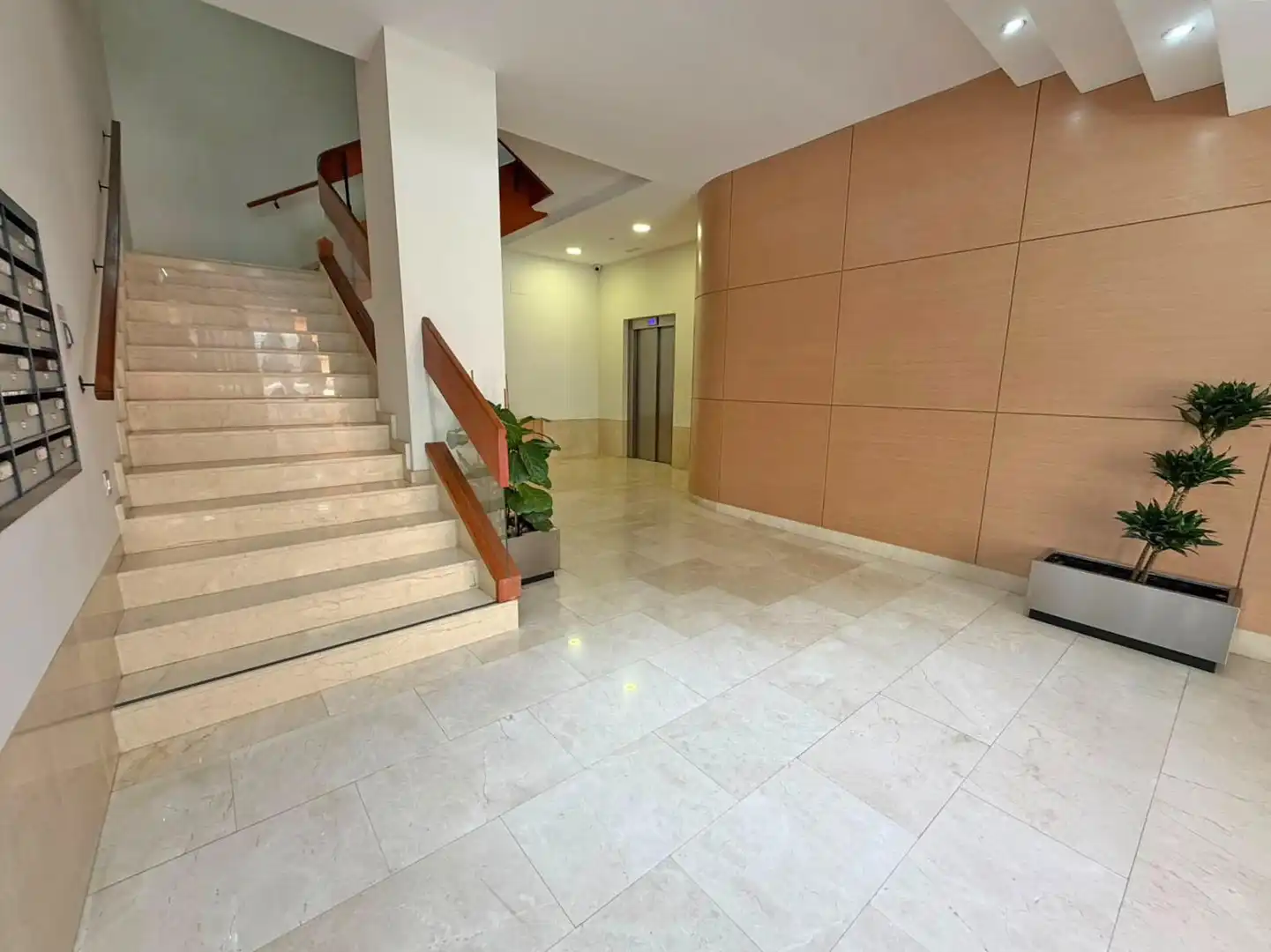Wohnung zum Verkauf in Alicante / Alacant mit Klimaanlage, Terrasse und Abstellraum