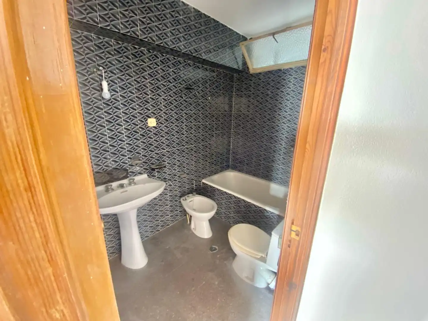 Badezimmer von Wohnung zum Verkauf in Castellón de la Plana / Castelló de la Plana mit Balkon
