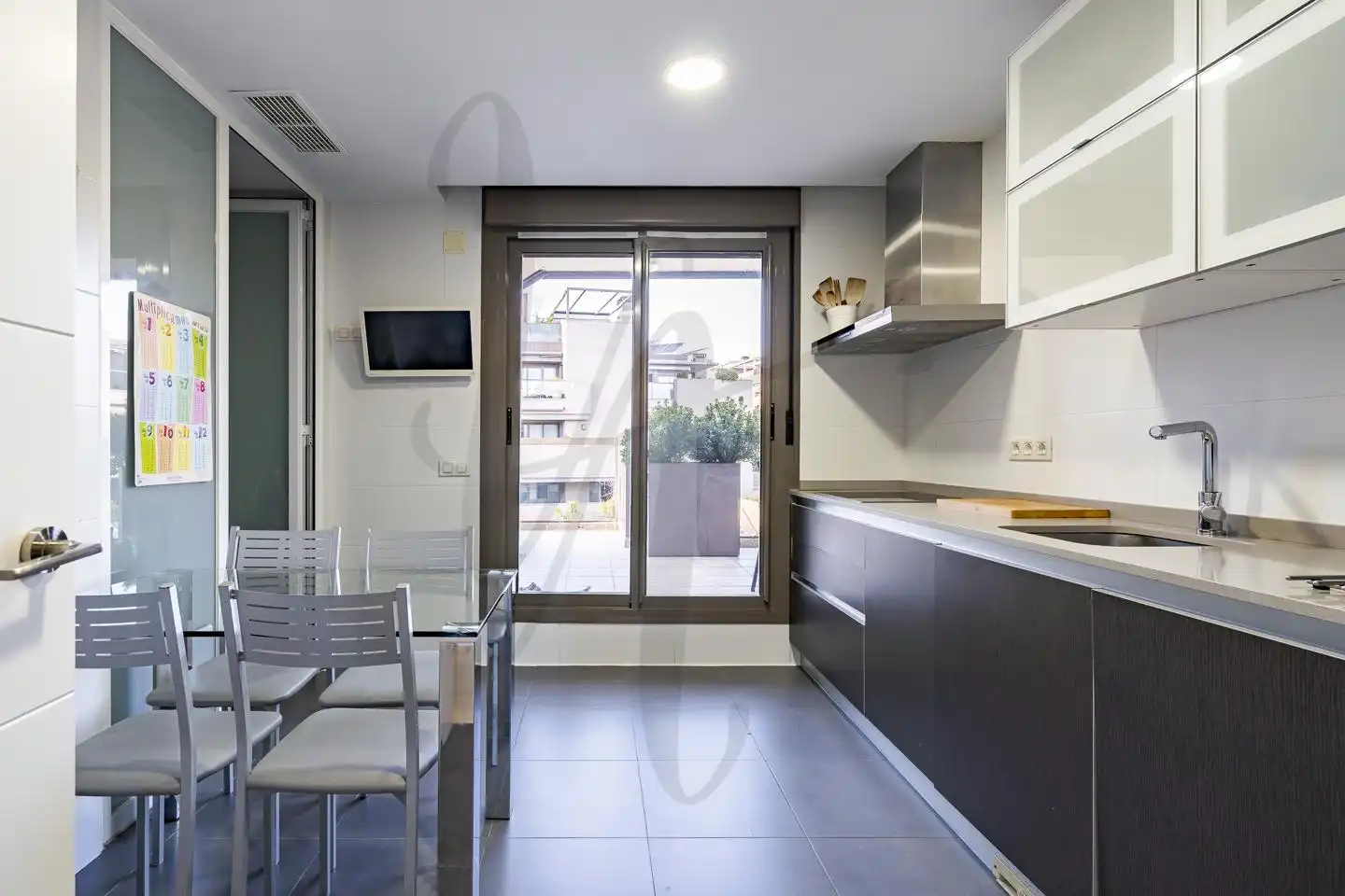 Cocina de Ático en venta en San Sebastián de los Reyes con Aire acondicionado, Calefacción y Terraza