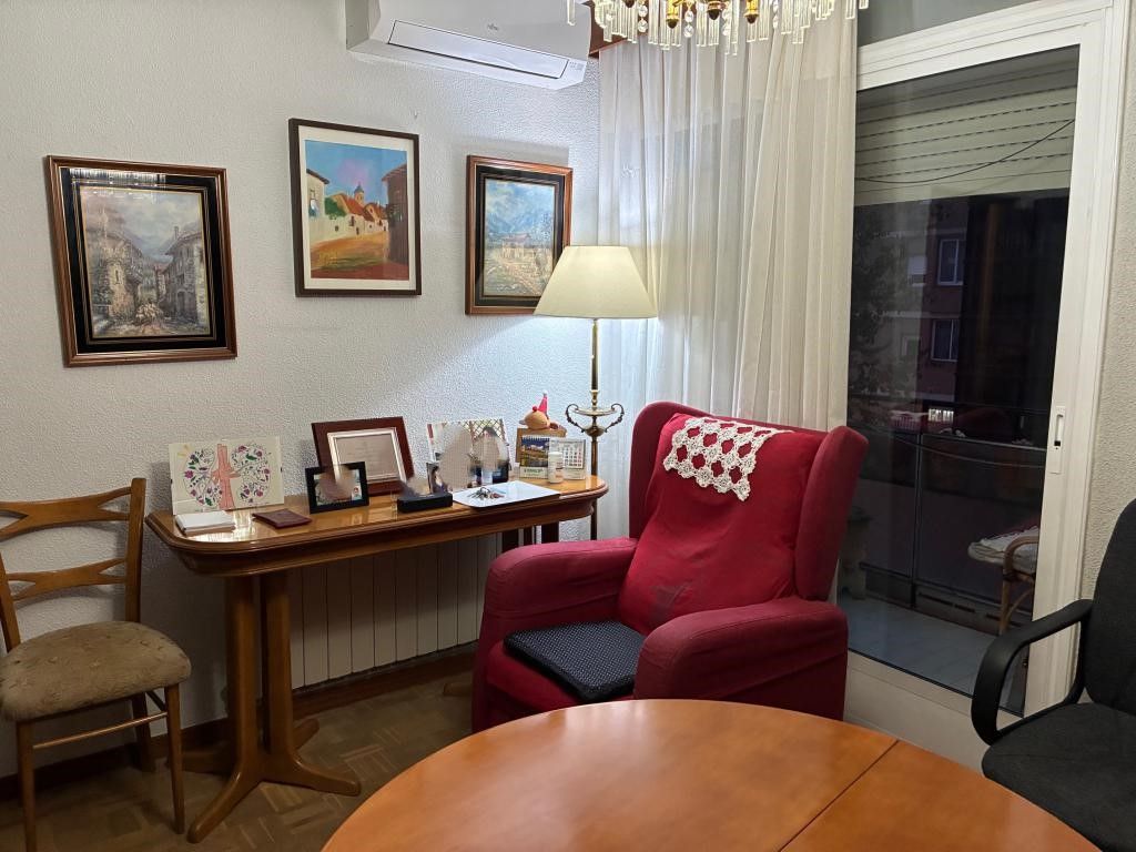Living room of Flat for sale in  Madrid Capital  with Air Conditioner and Heating