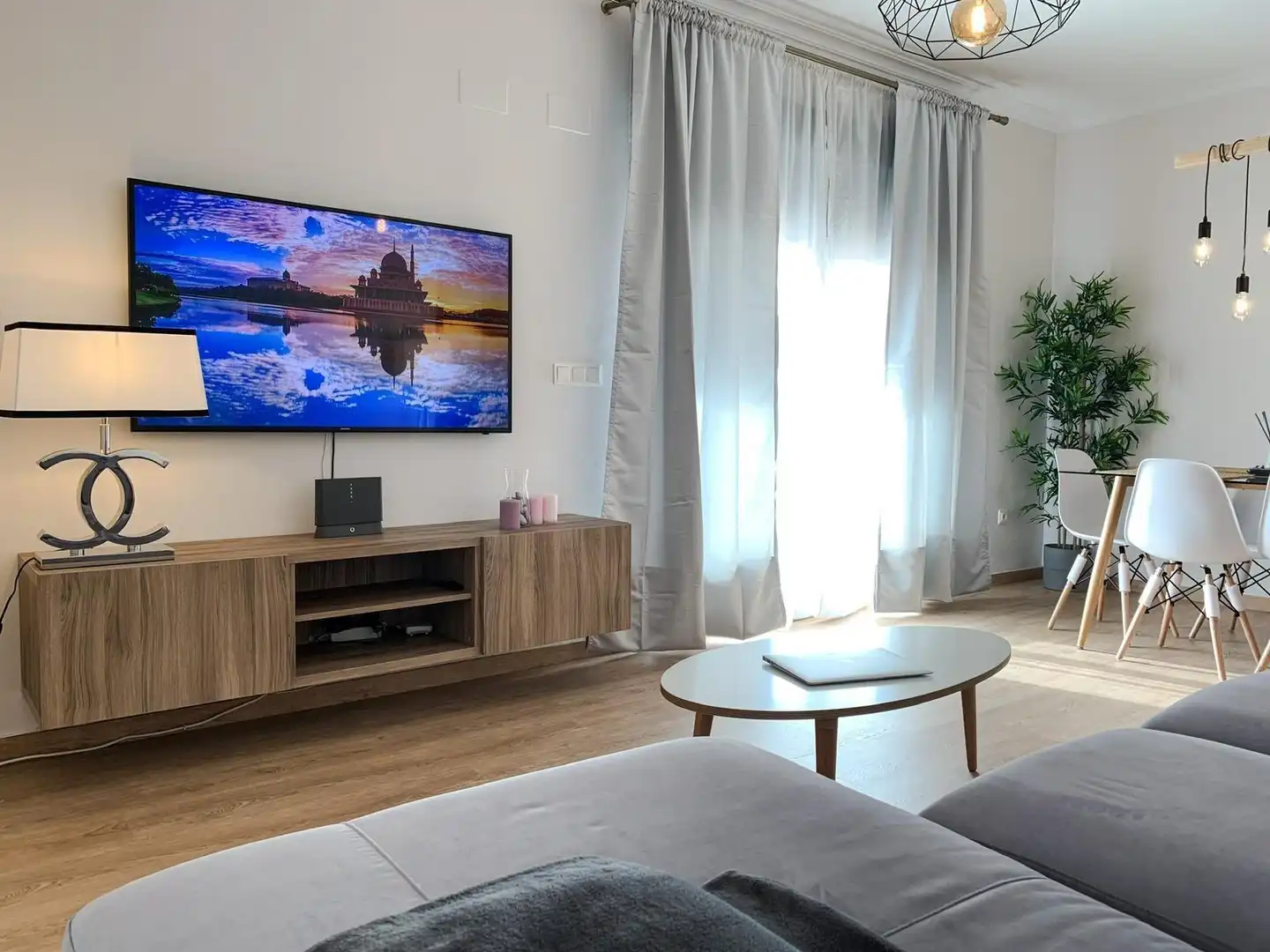 Sala de estar de Piso en venta en Mairena del Aljarafe con Jardín privado, Terraza y Piscina comunitaria