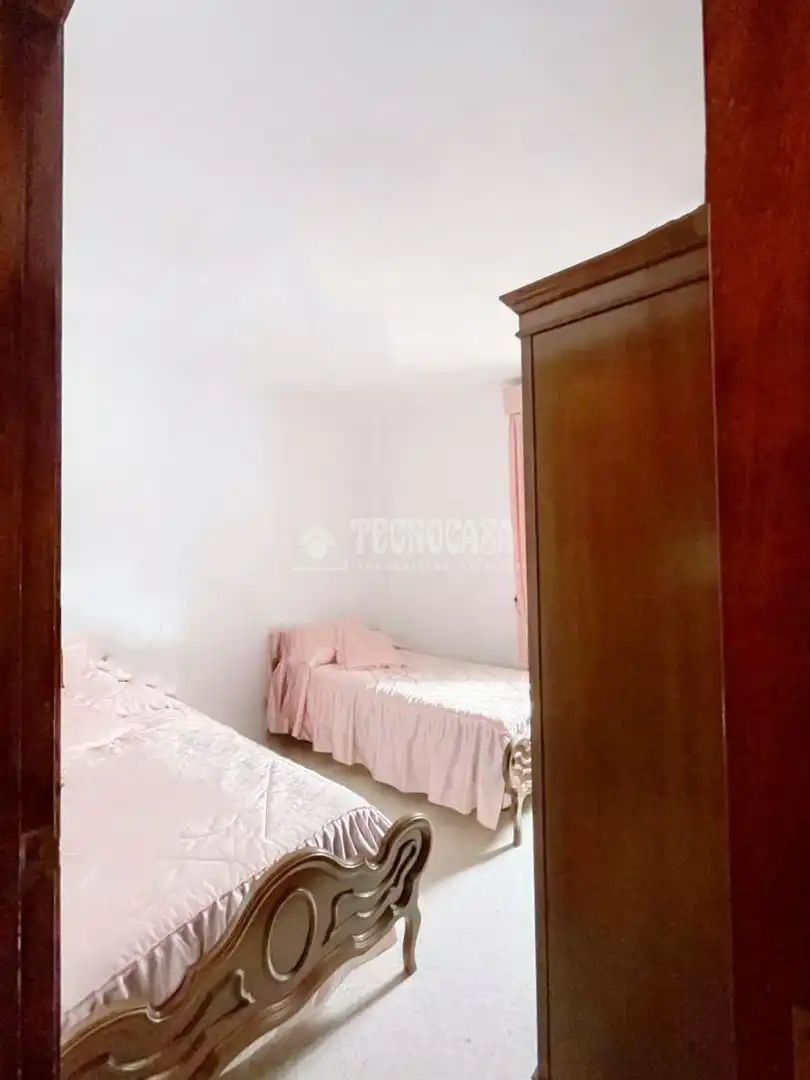 Dormitori de Pis en venda en Arcos de la Frontera amb Aire condicionat i Balcó