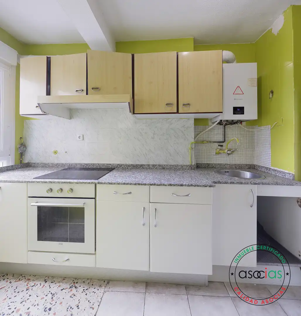 Küche von Wohnung zum Verkauf in Gijón  mit Heizung, Parkett und Balkon