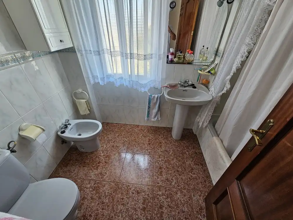 Bathroom of Flat for sale in Navas del Madroño  with Storage room, Furnished and Balcony