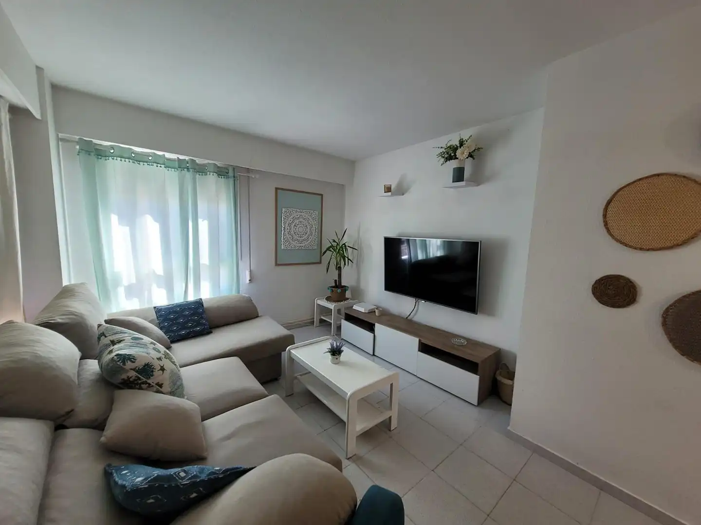 Sala d'estar de Apartament en venda en Alicante / Alacant amb Calefacció, Jardí privat i Terrassa