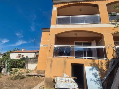 Vista exterior de Casa adosada en venda en Calafell amb Calefacció, Jardí privat i Terrassa