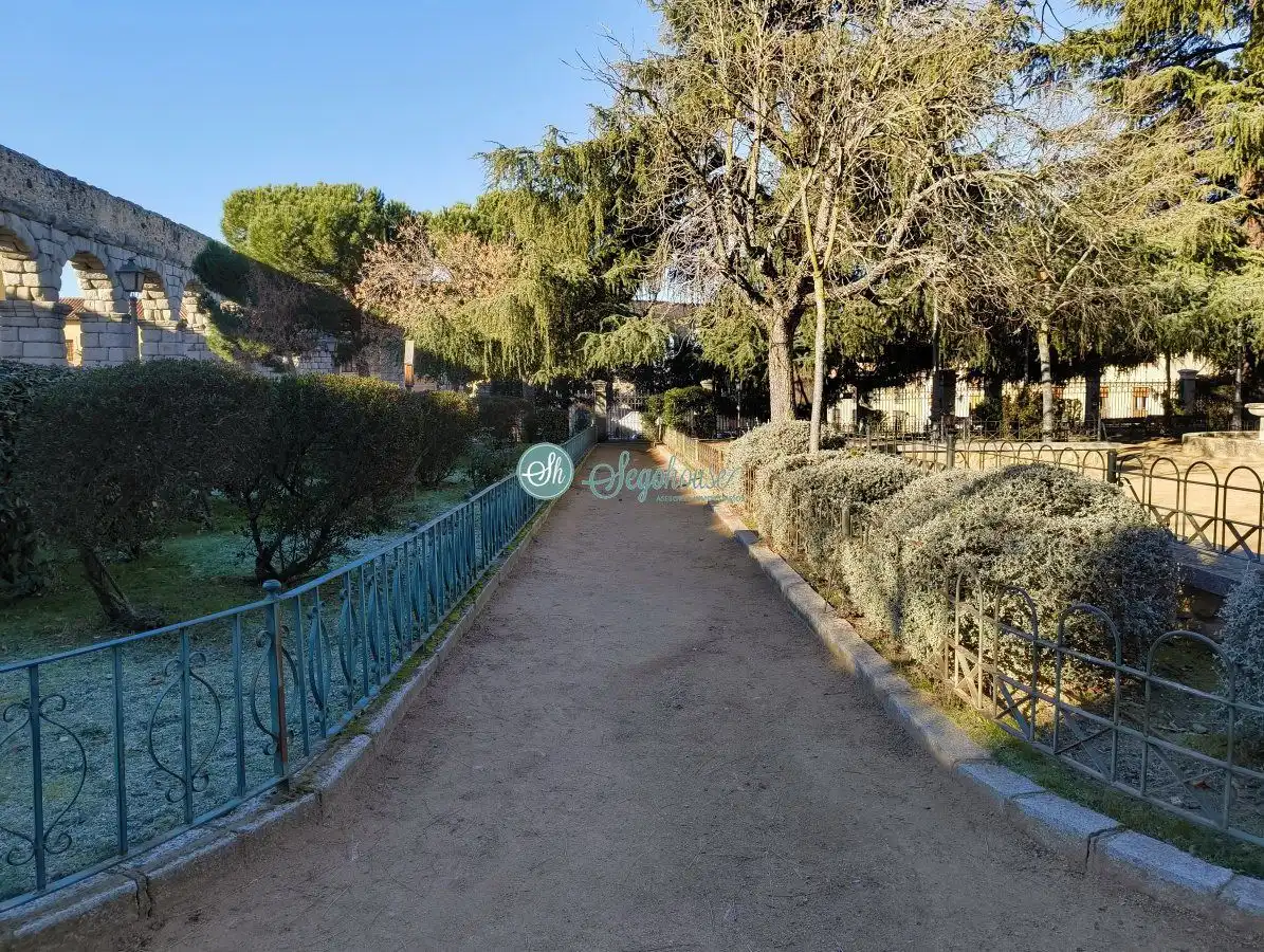 Flat for sale in Segovia  with Air Conditioner, Heating and Balcony