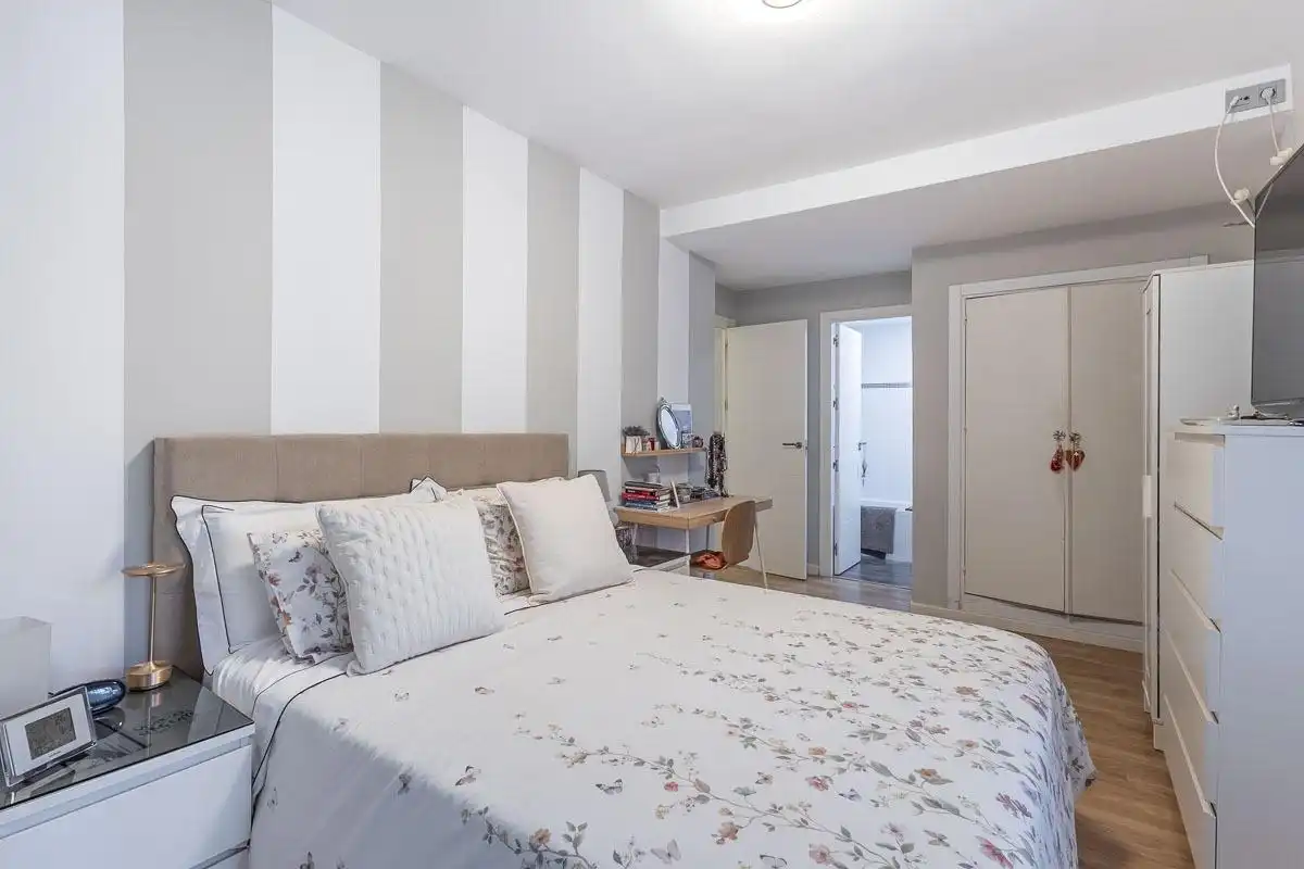 Bedroom of Flat for sale in Granada  with Air Conditioner, Heating and Storage room