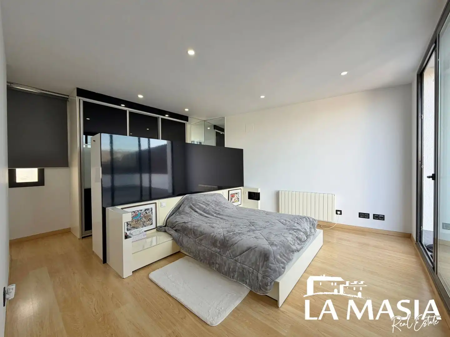 Habitación de Casa o chalet en venta en Canyelles con Aire acondicionado, Calefacción y Jardín privado