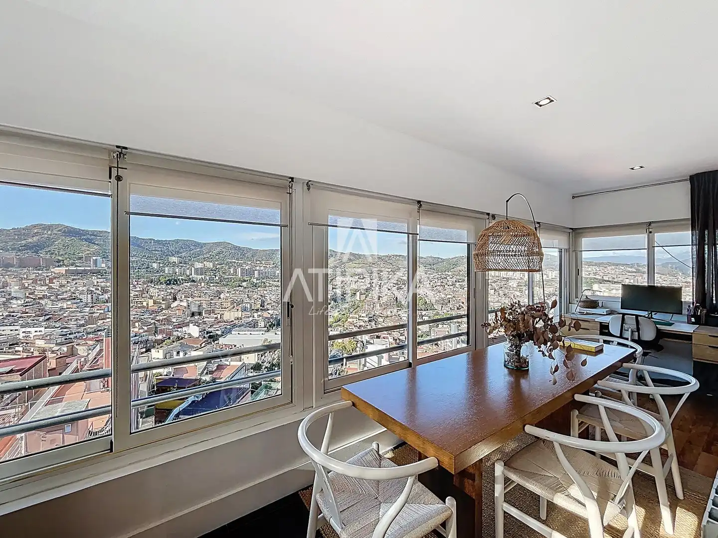 Esszimmer von Maisonette zum Verkauf in Barcelona mit Klimaanlage, Heizung und Terrasse