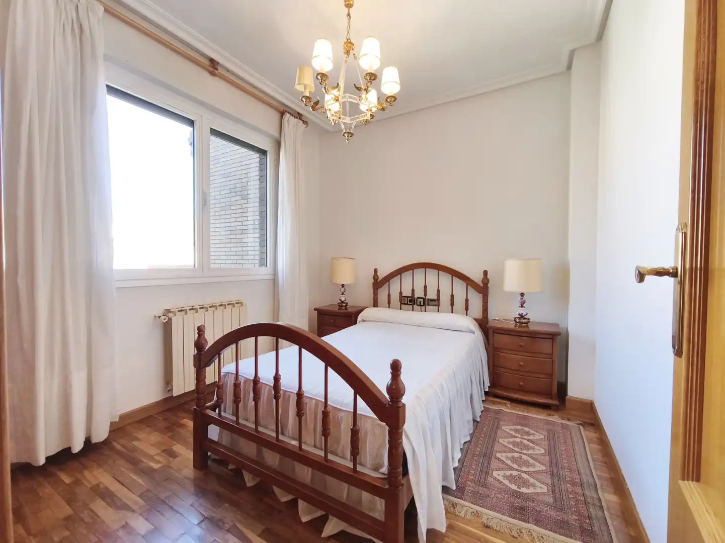 Dormitori de Casa adosada en venda en  Logroño amb Calefacció, Jardí privat i Parquet